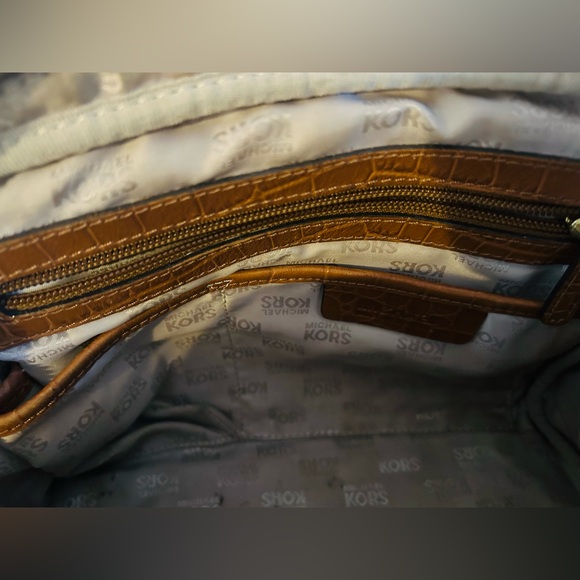 Michael Kors Brown Satchel Croc UNIQUE - Picture 9 of 10